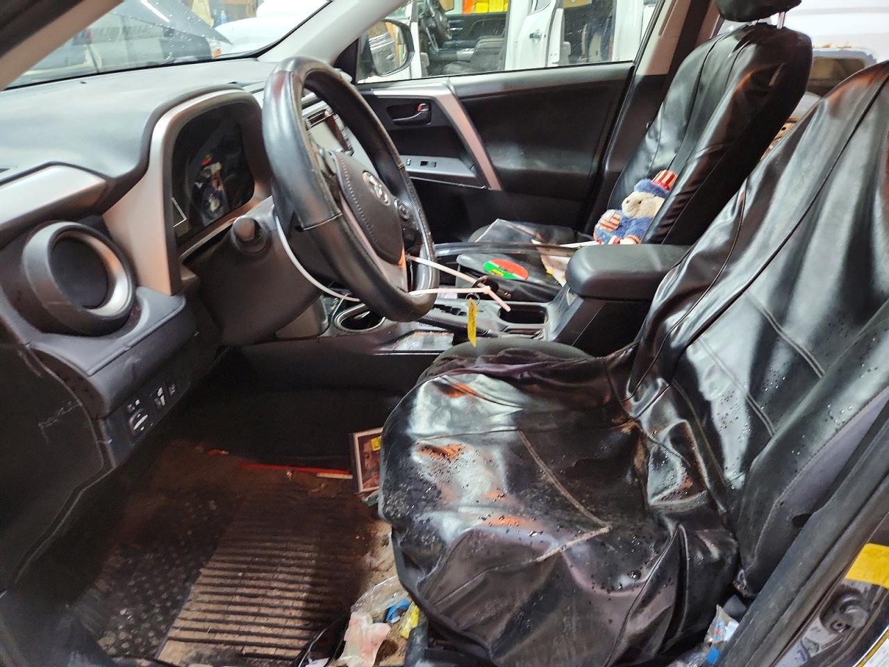 2017 Toyota Rav4 Le - Image 7