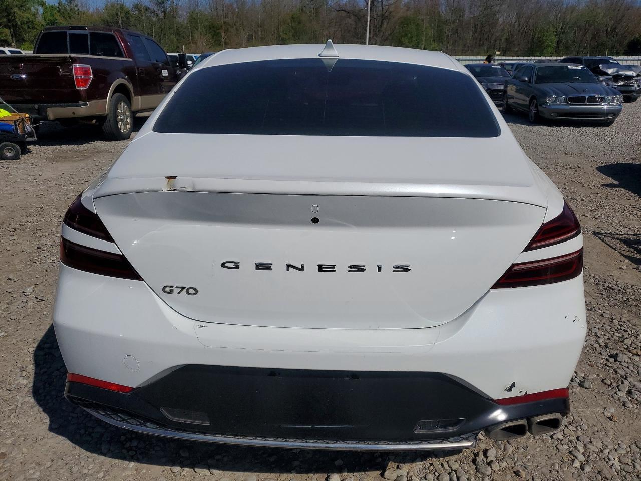 2022 Genesis G70 2.0T - Фото 6