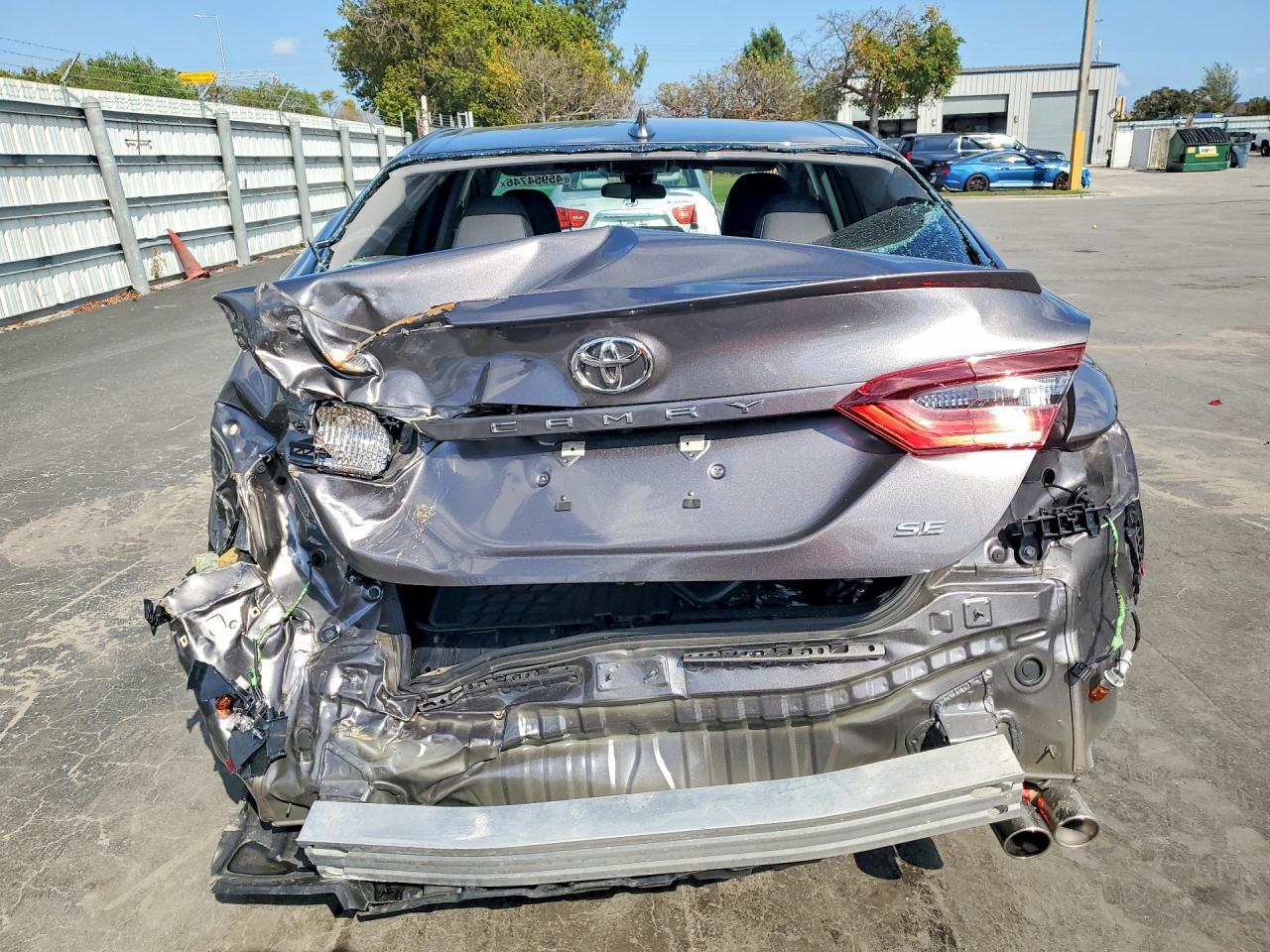 2023 Toyota Camry Se - Фото 6