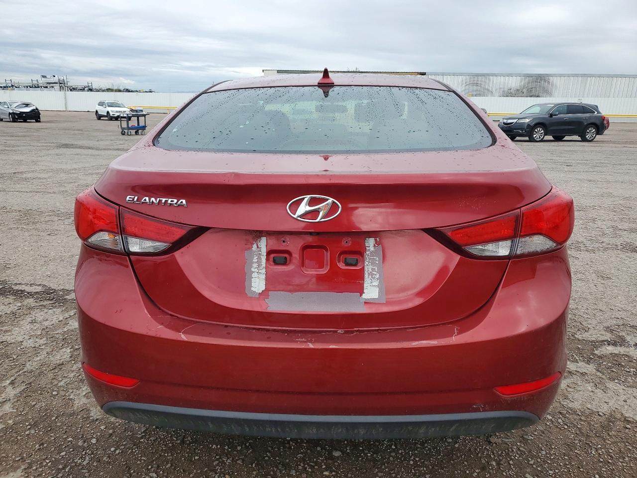 2015 Hyundai Elantra - Фото 6