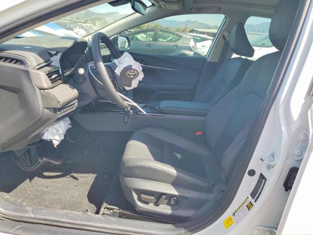2025 Toyota Camry Xle - Image 7