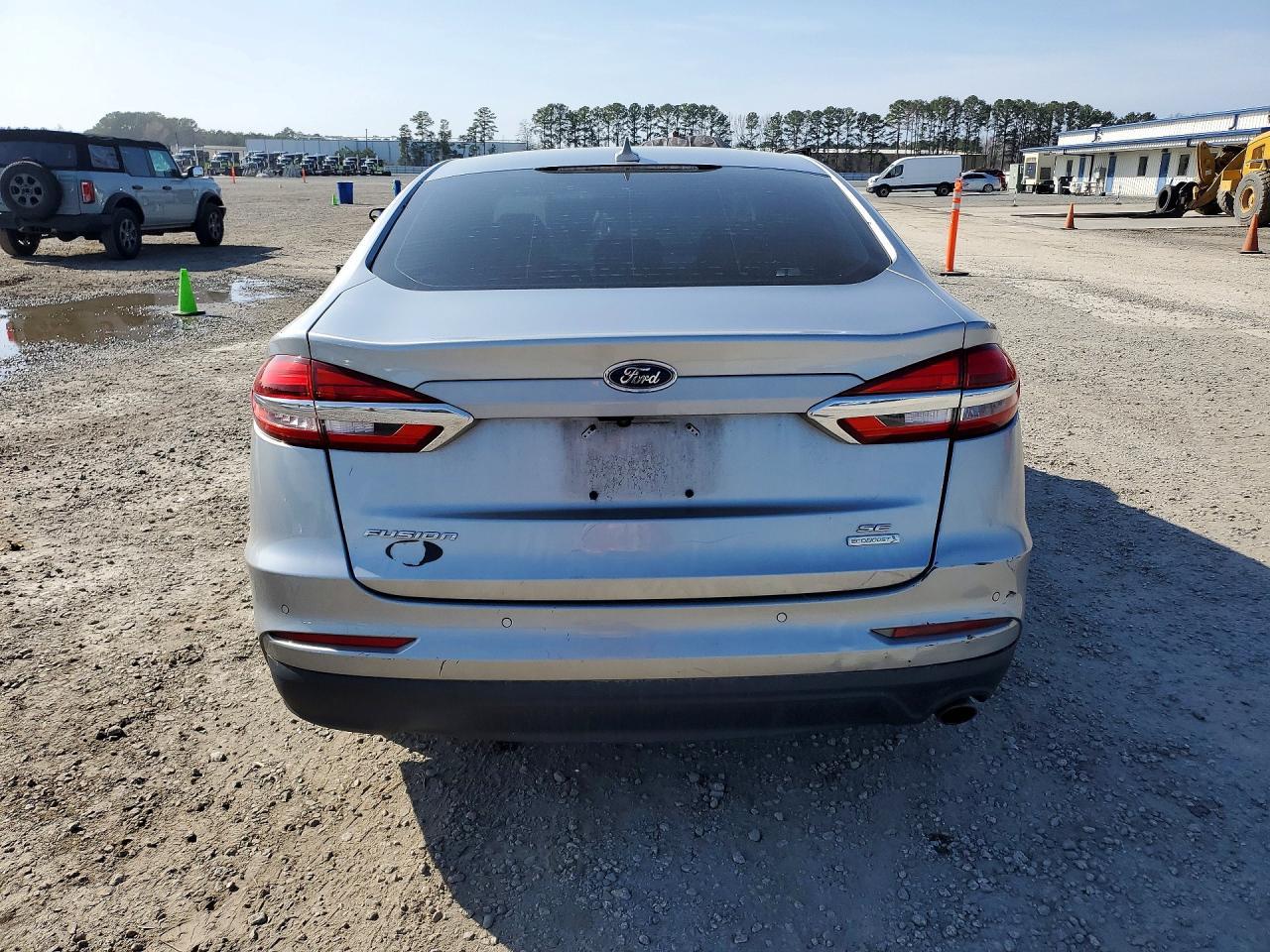 2020 Ford Fusion Se - Фото 6
