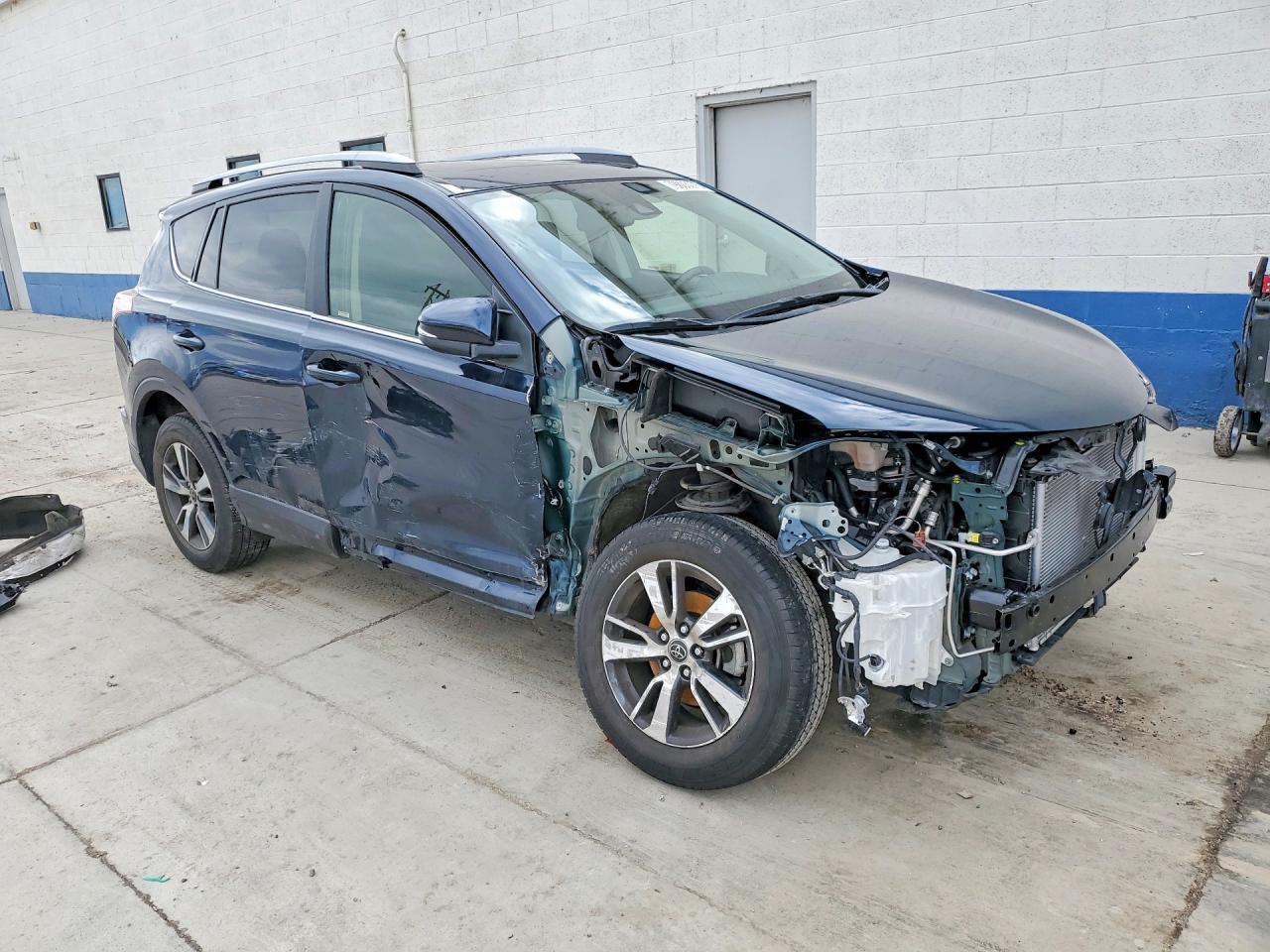 2018 Toyota Rav4 Xle - Image 4