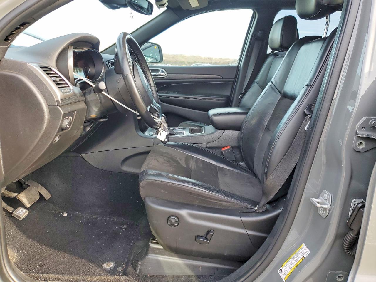 2020 Jeep Grand Cherokee Laredo - Image 7