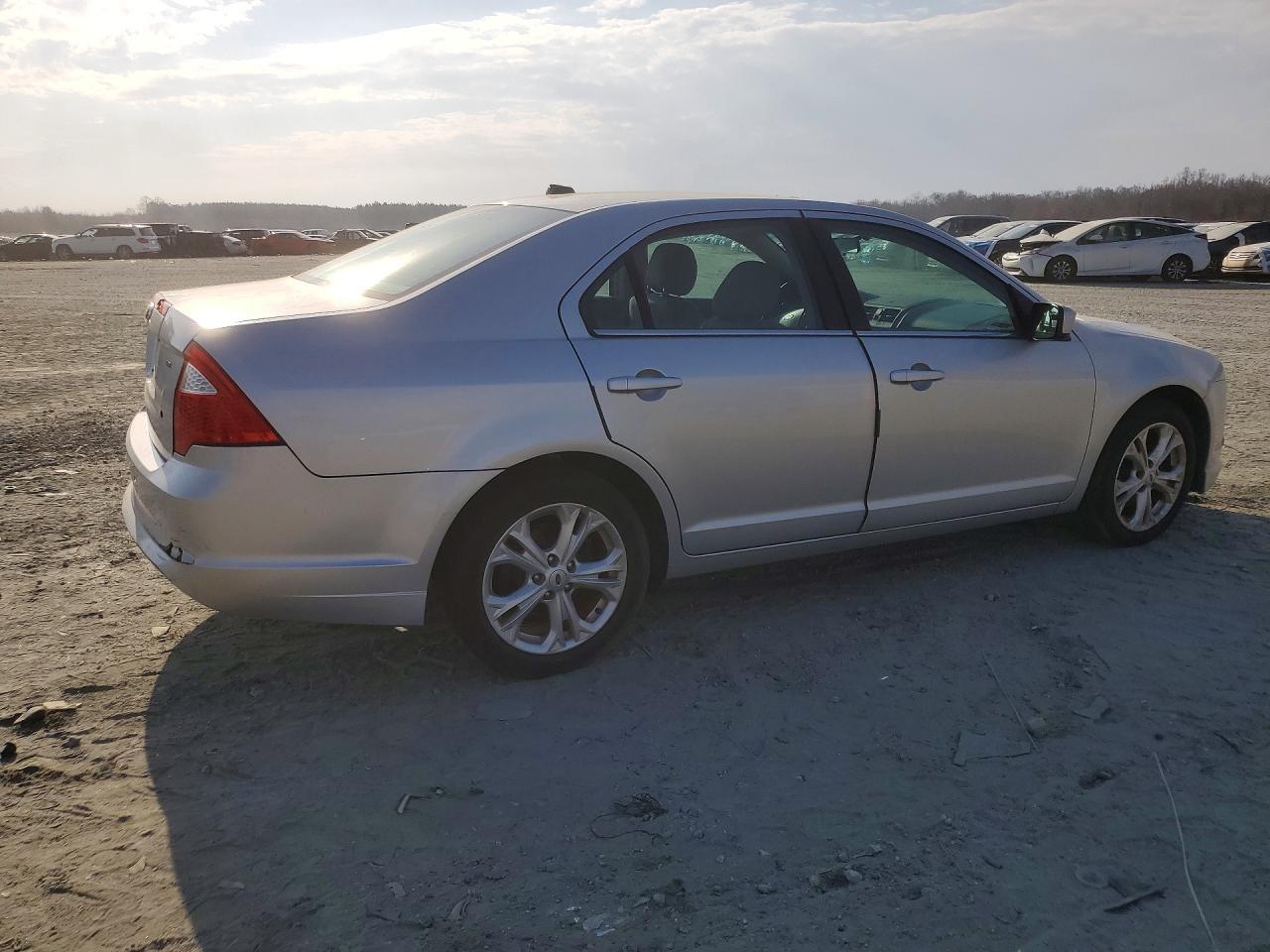 2012 Ford Fusion - Фото 3
