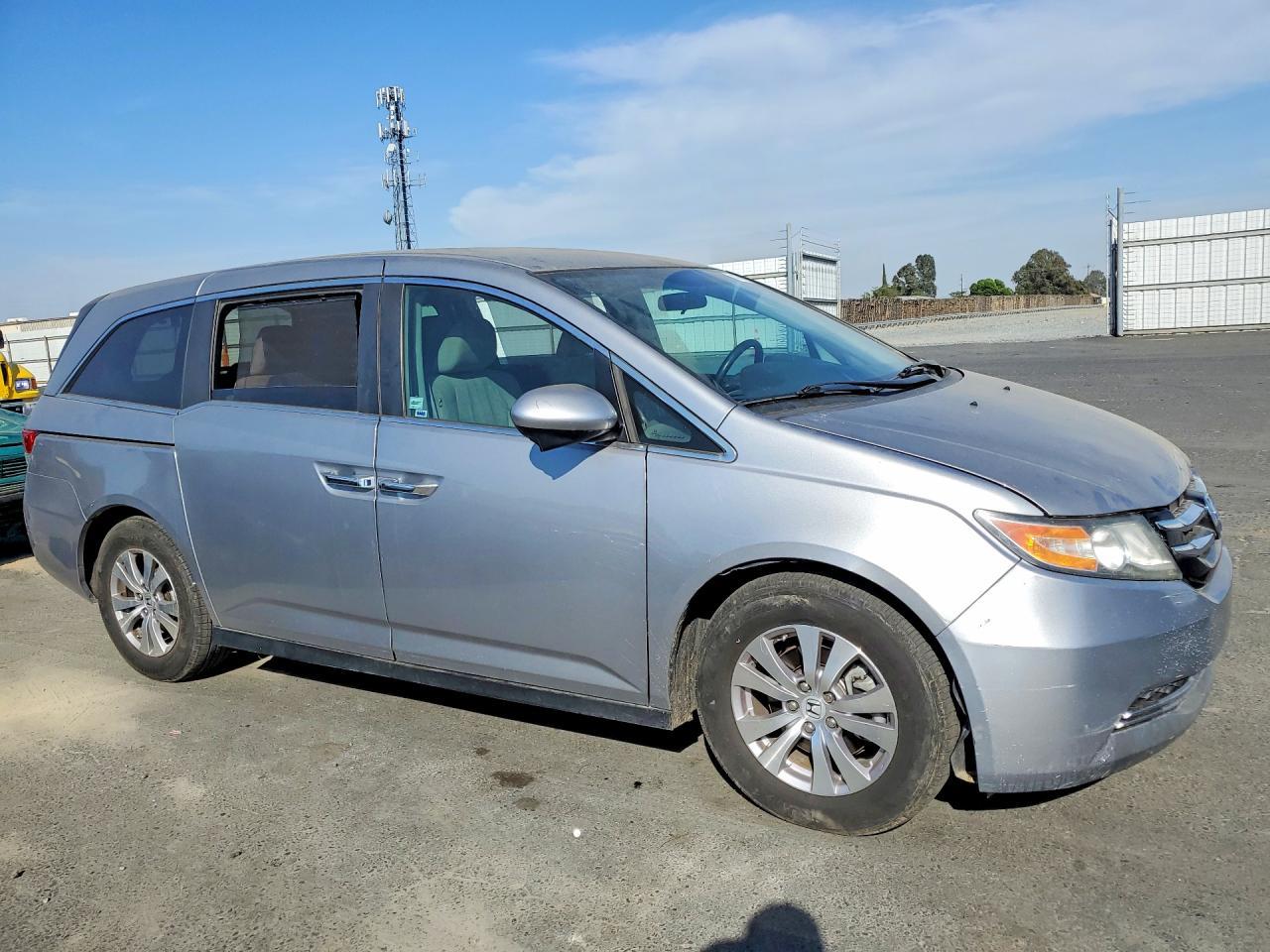 2016 Honda Odyssey Se - Image 4