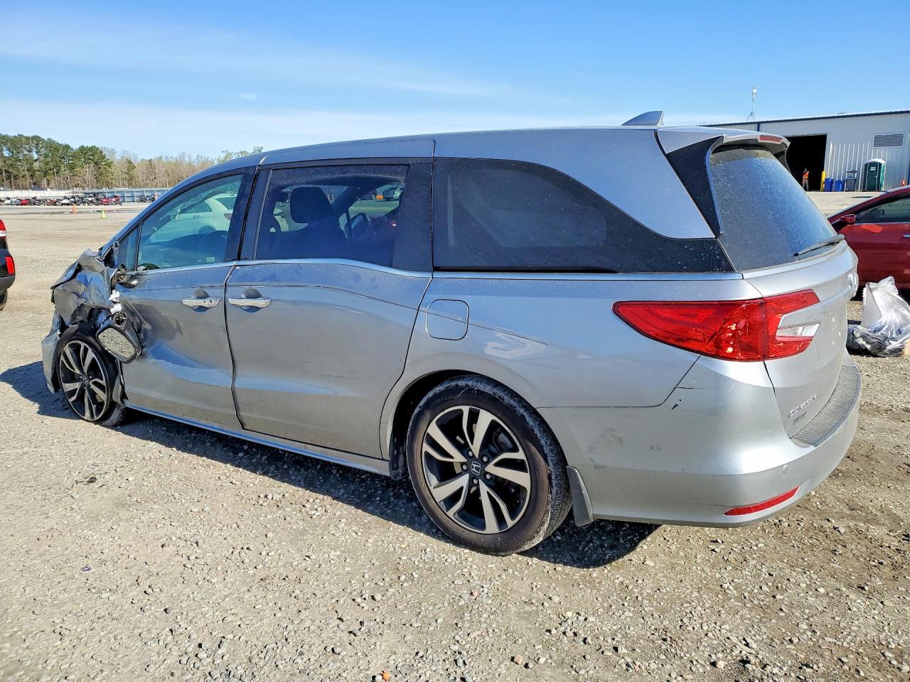 2020 Honda Odyssey Elite - Фото 2