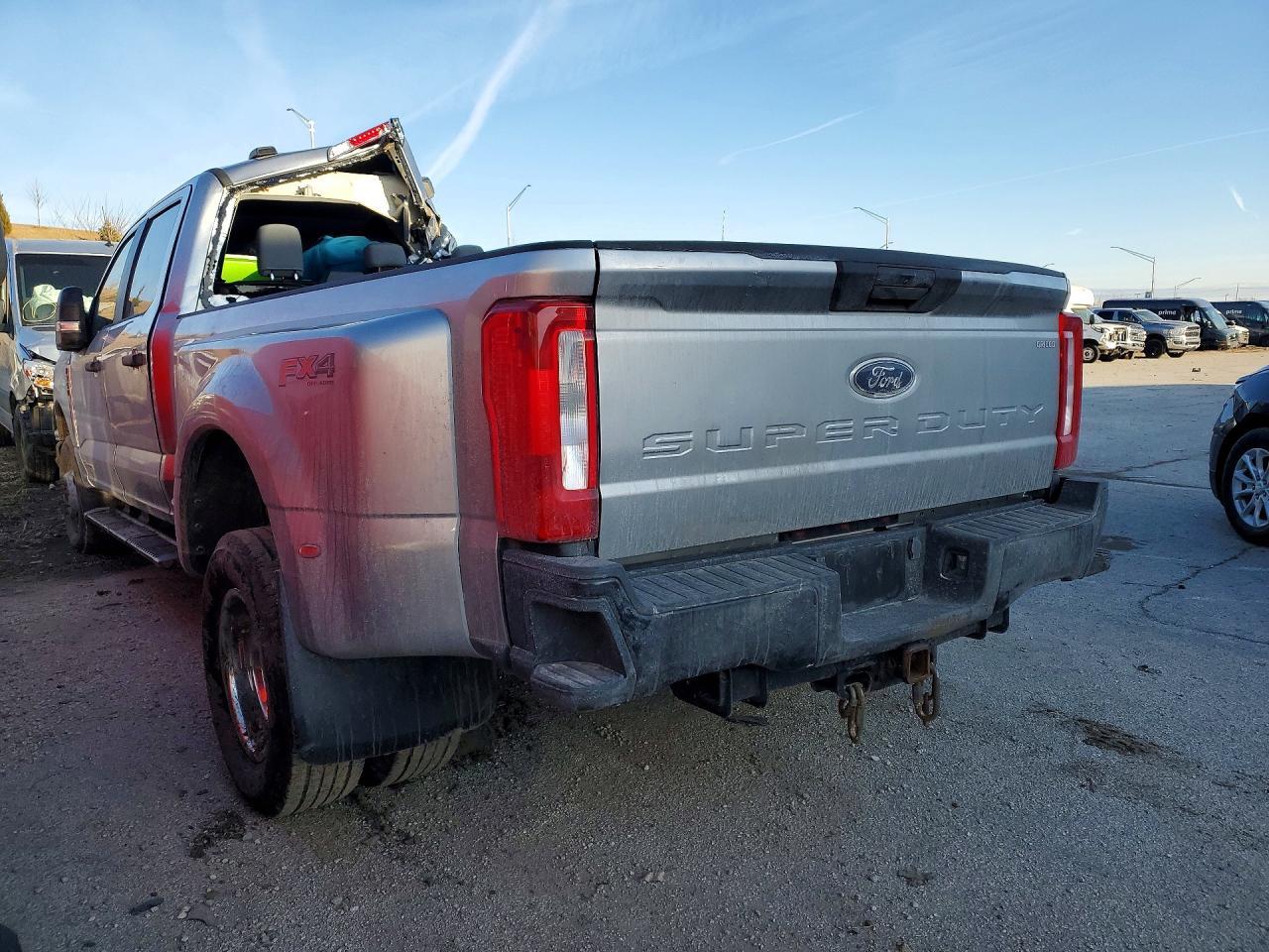 2024 Ford F350 Super Duty - Image 2