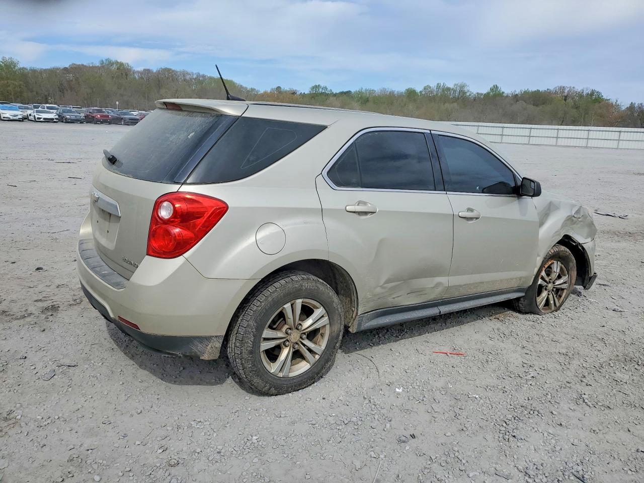 2014 Chevrolet Equinox Ls - Image 3