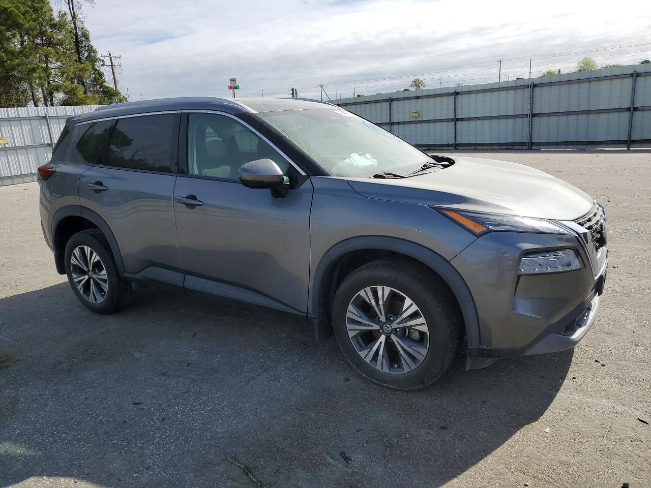 2021 Nissan Rogue Sv - Image 4