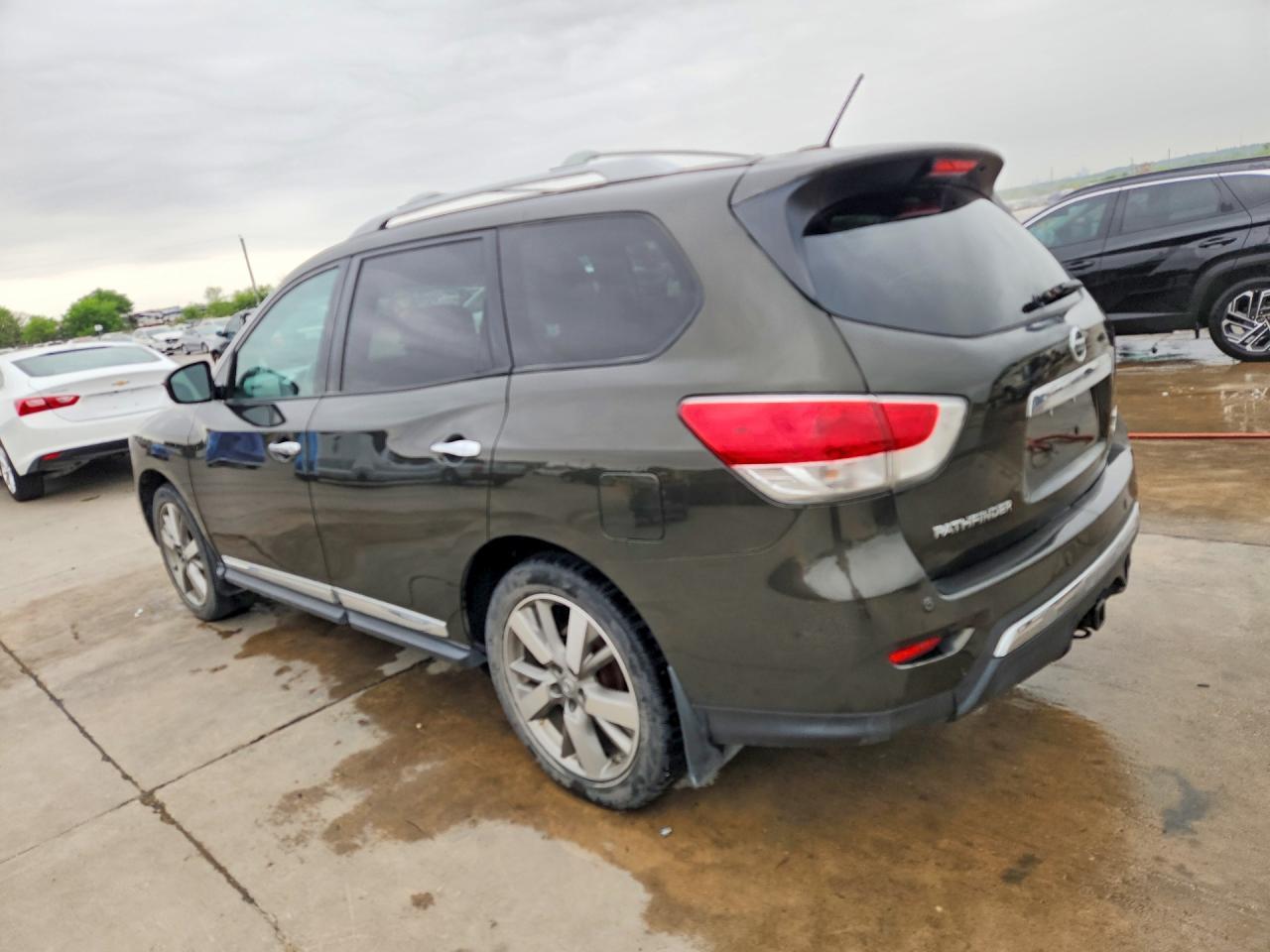 2015 Nissan Pathfinder S - Фото 2