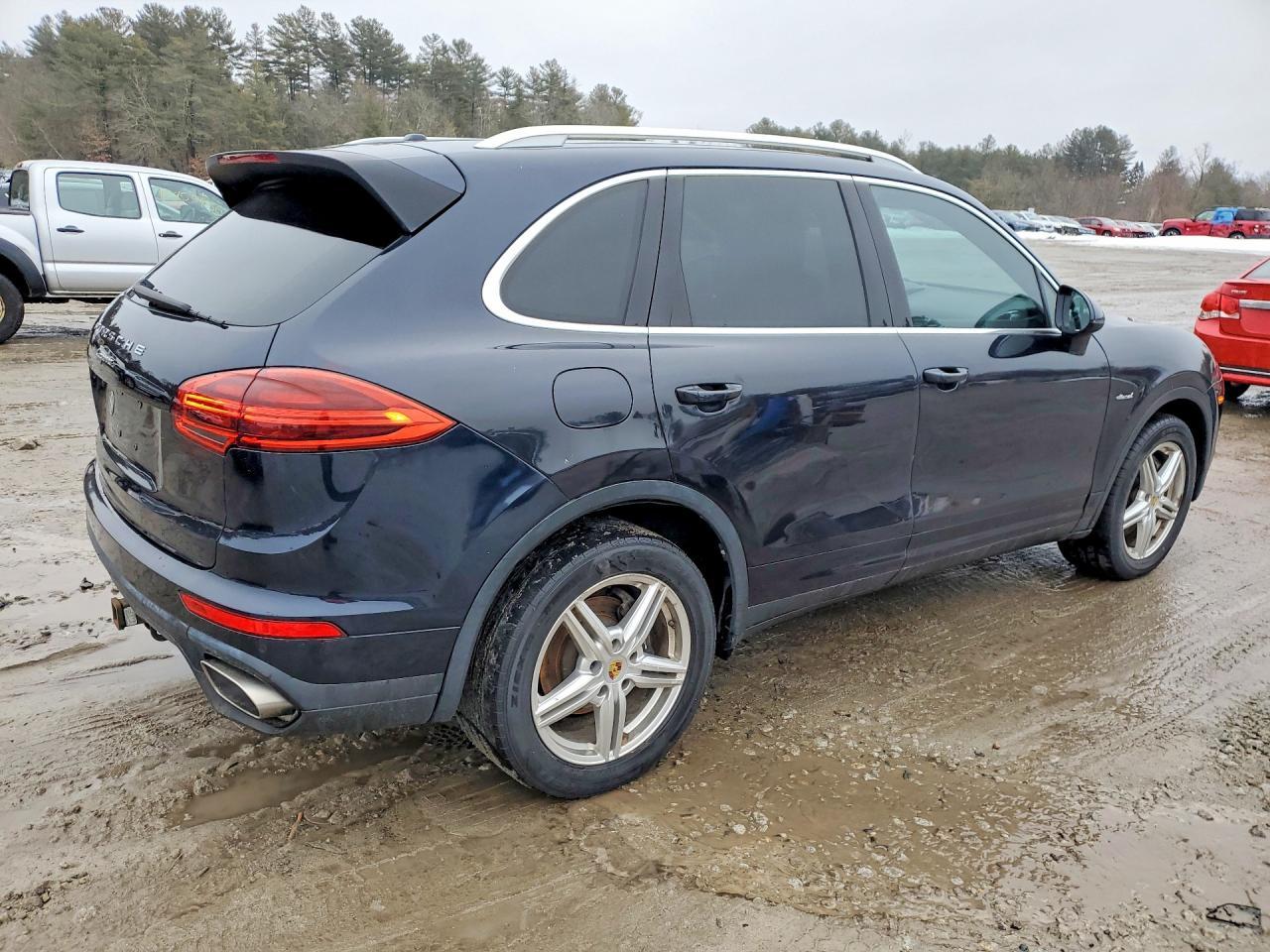 2016 Porsche Cayenne - Image 3