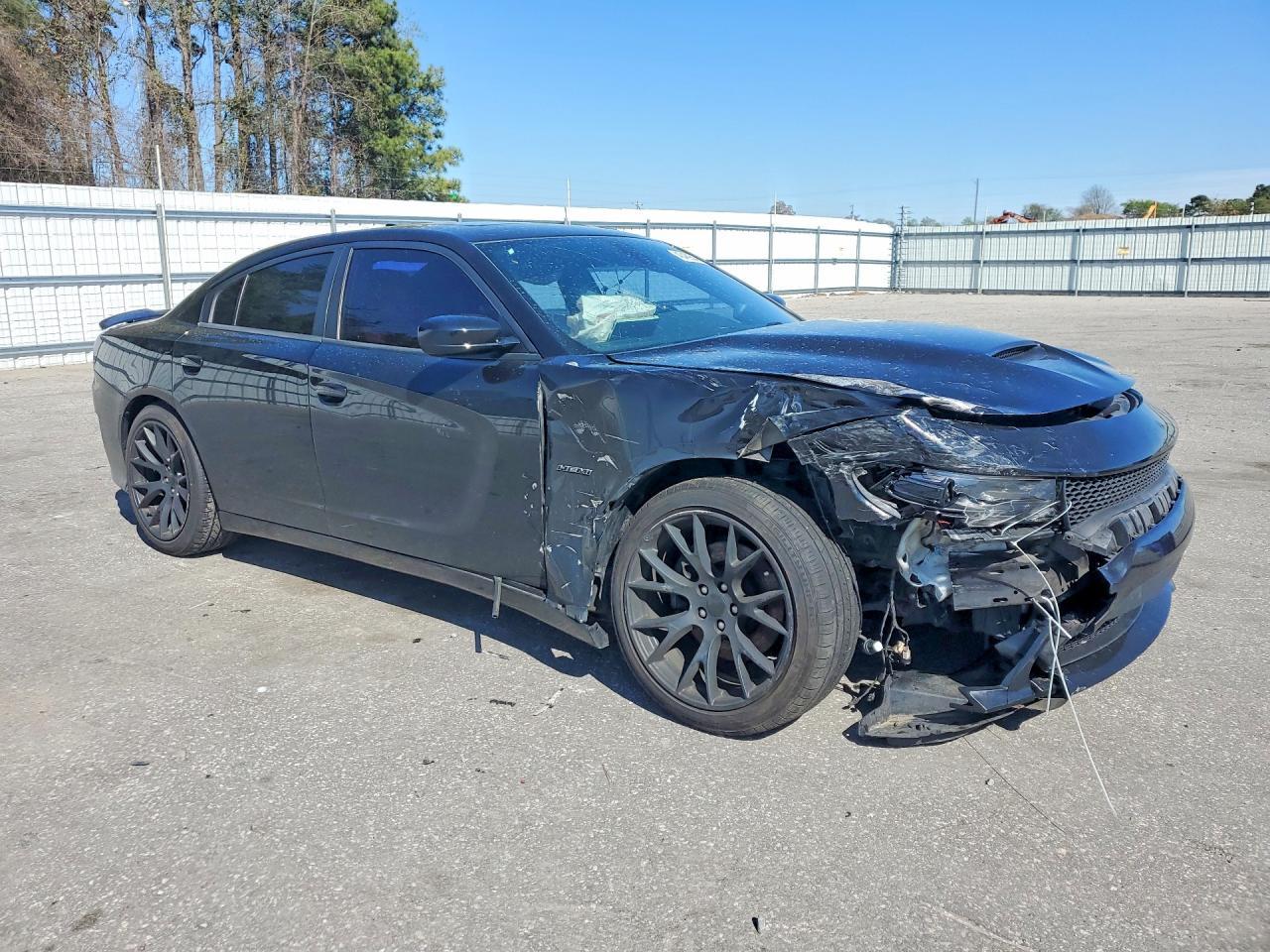 2015 Dodge Charger R - Image 4