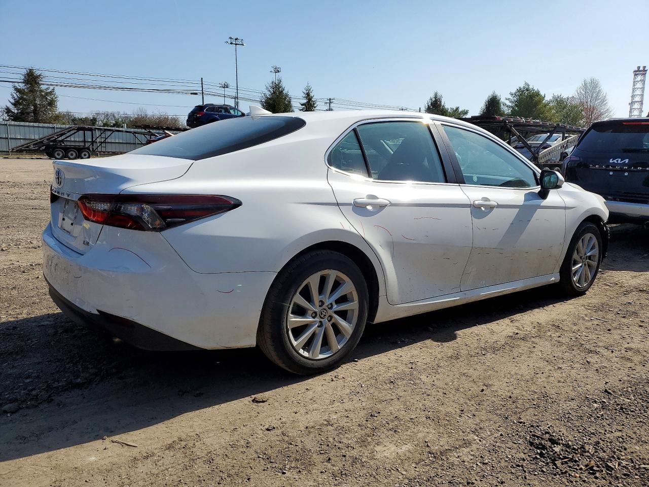 2022 Toyota Camry Le - Image 3