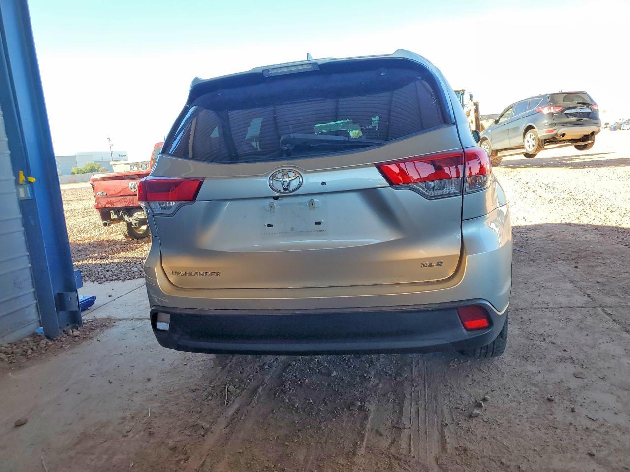 2018 Toyota Highlander Xle - Фото 6