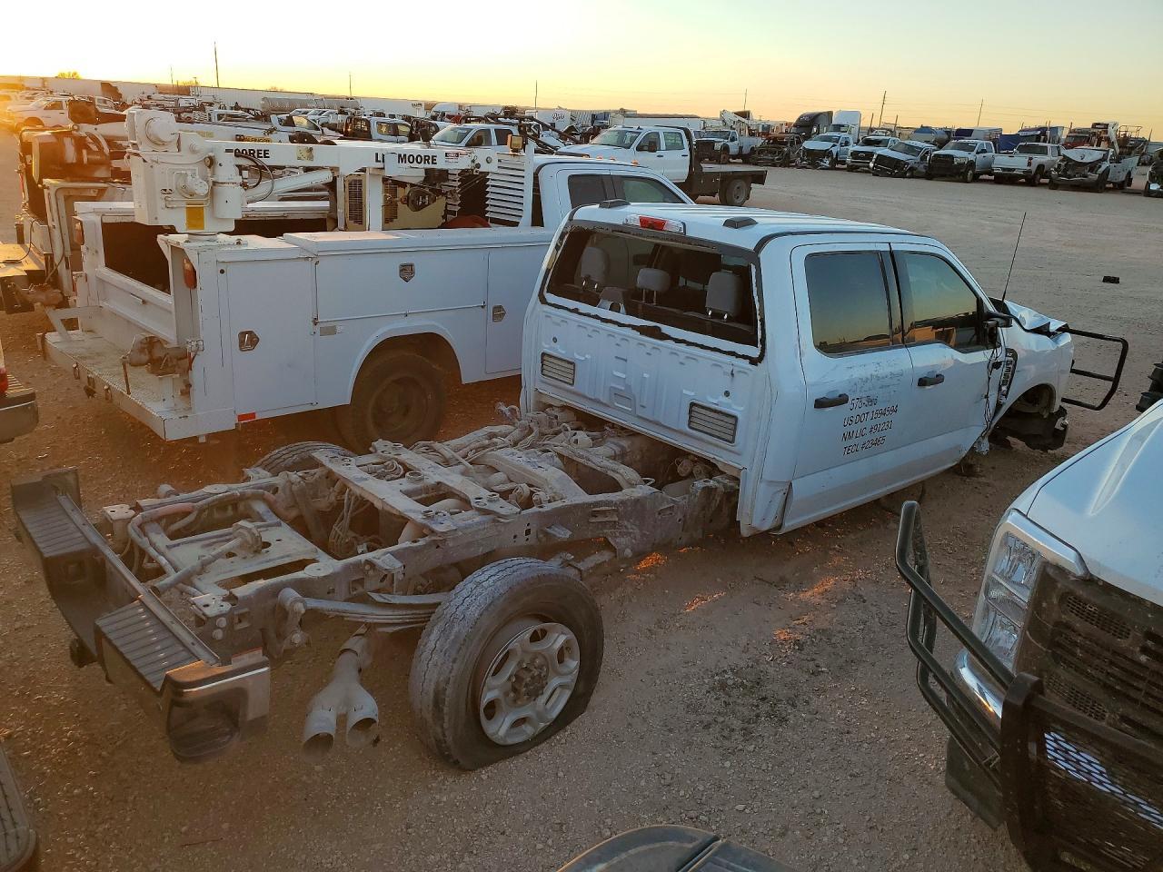 2025 Ford F350 - Фото 3