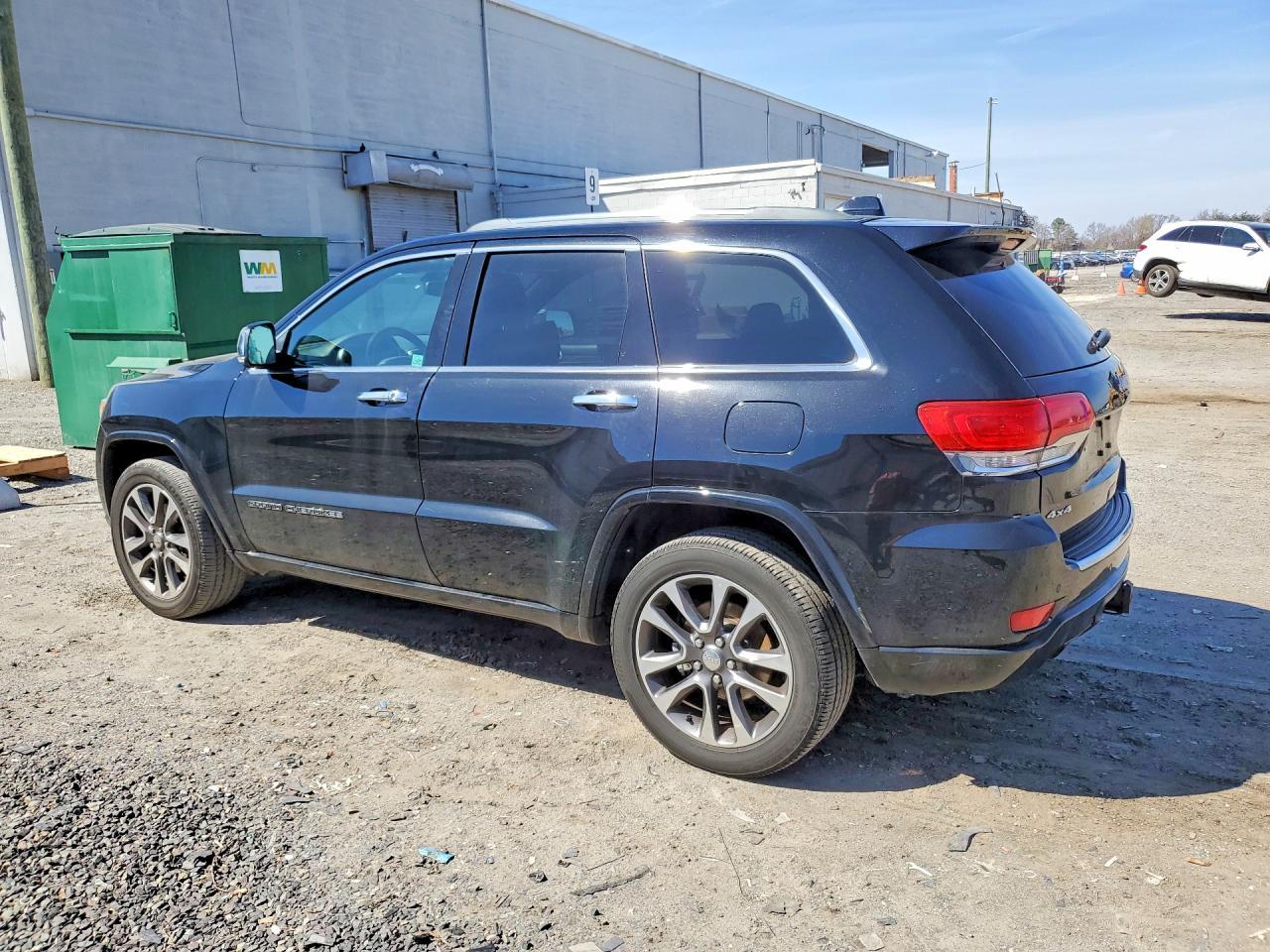 2018 Jeep Grand Cherokee Overland - Image 2