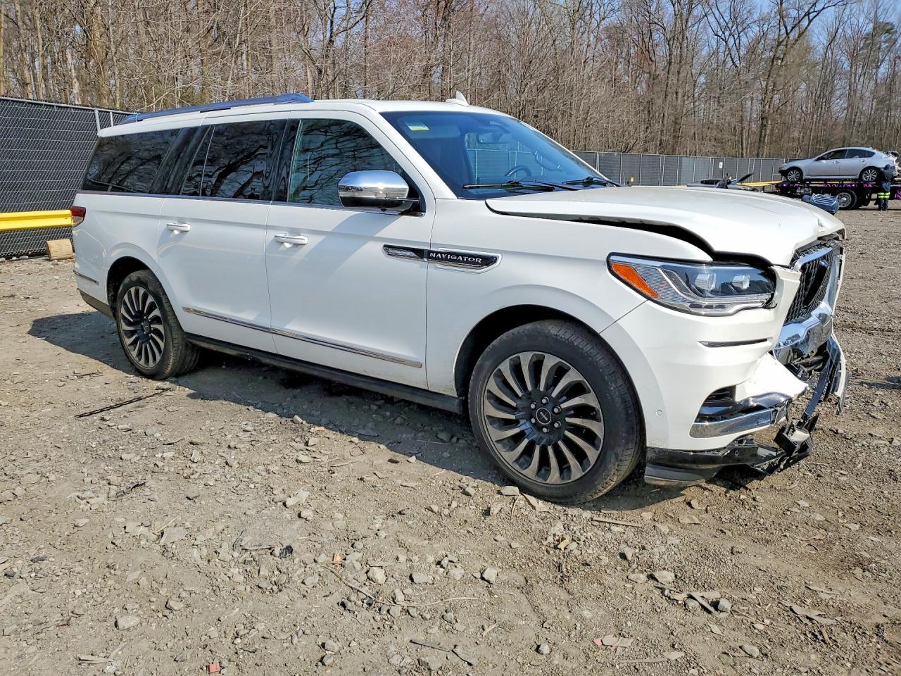 2022 Lincoln Navigator L Black Label - Image 4