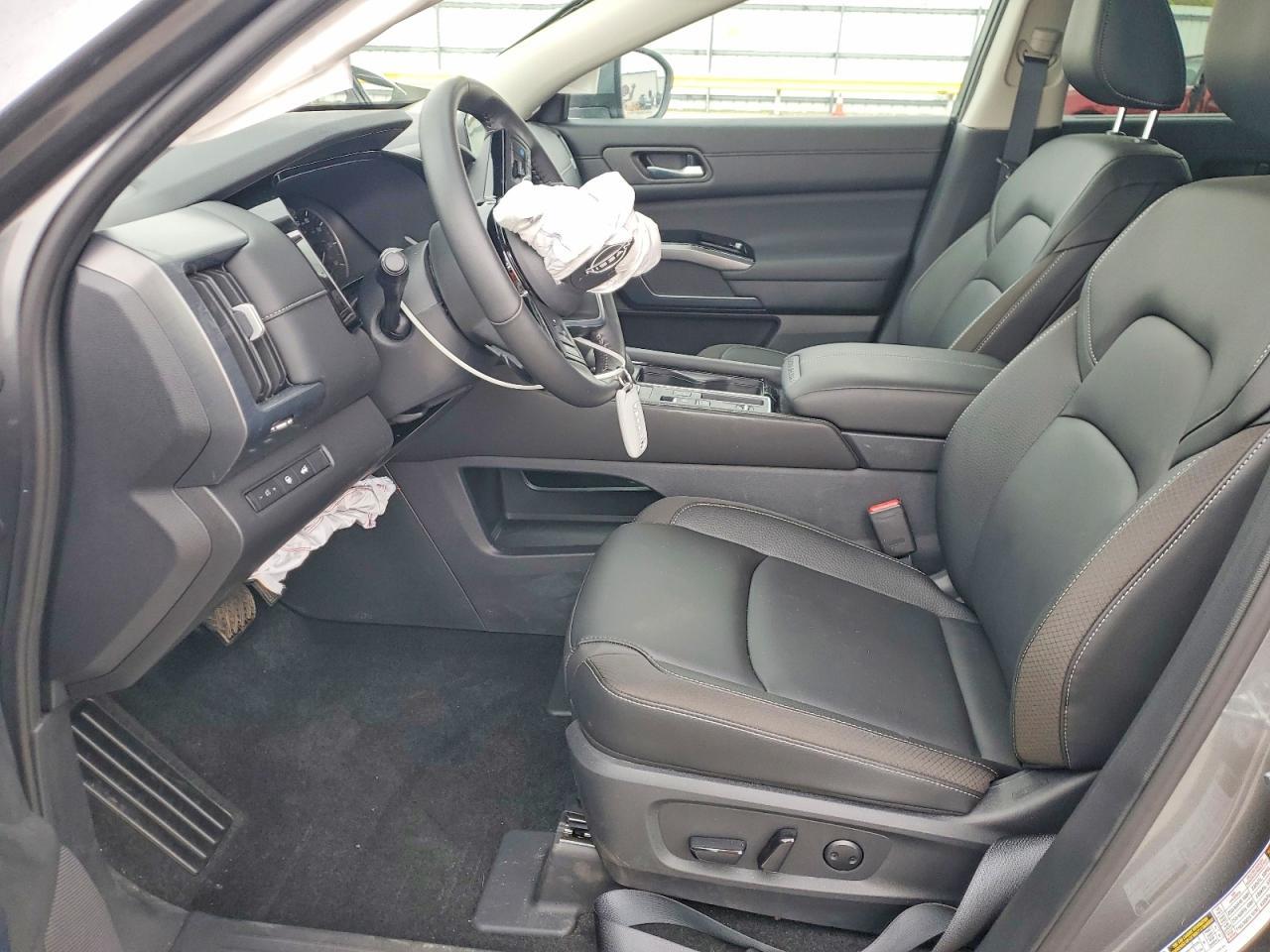 2025 Nissan Pathfinder Sl - Фото 7
