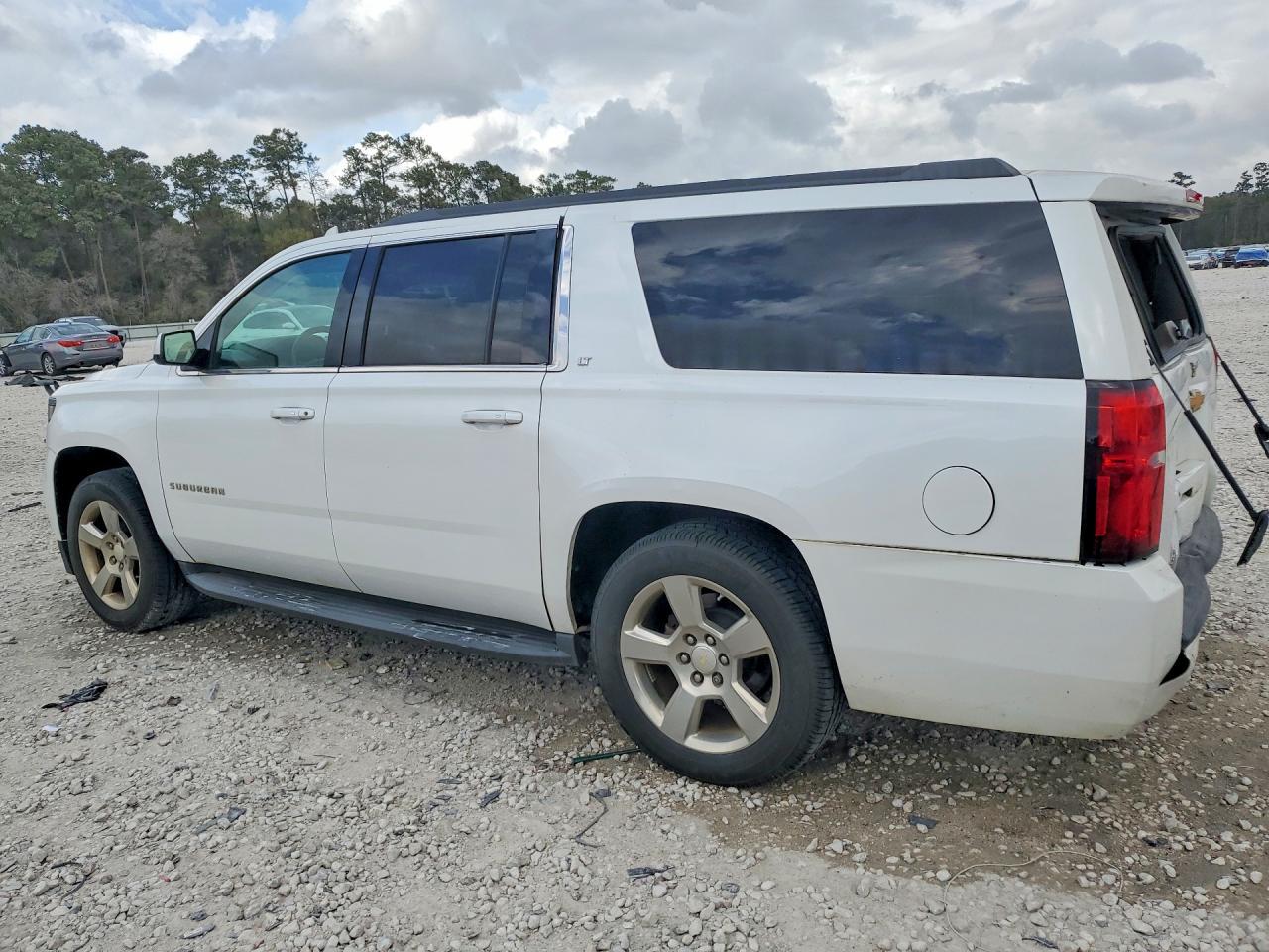 2017 Chevrolet Suburban C1500 Lt - Фото 2