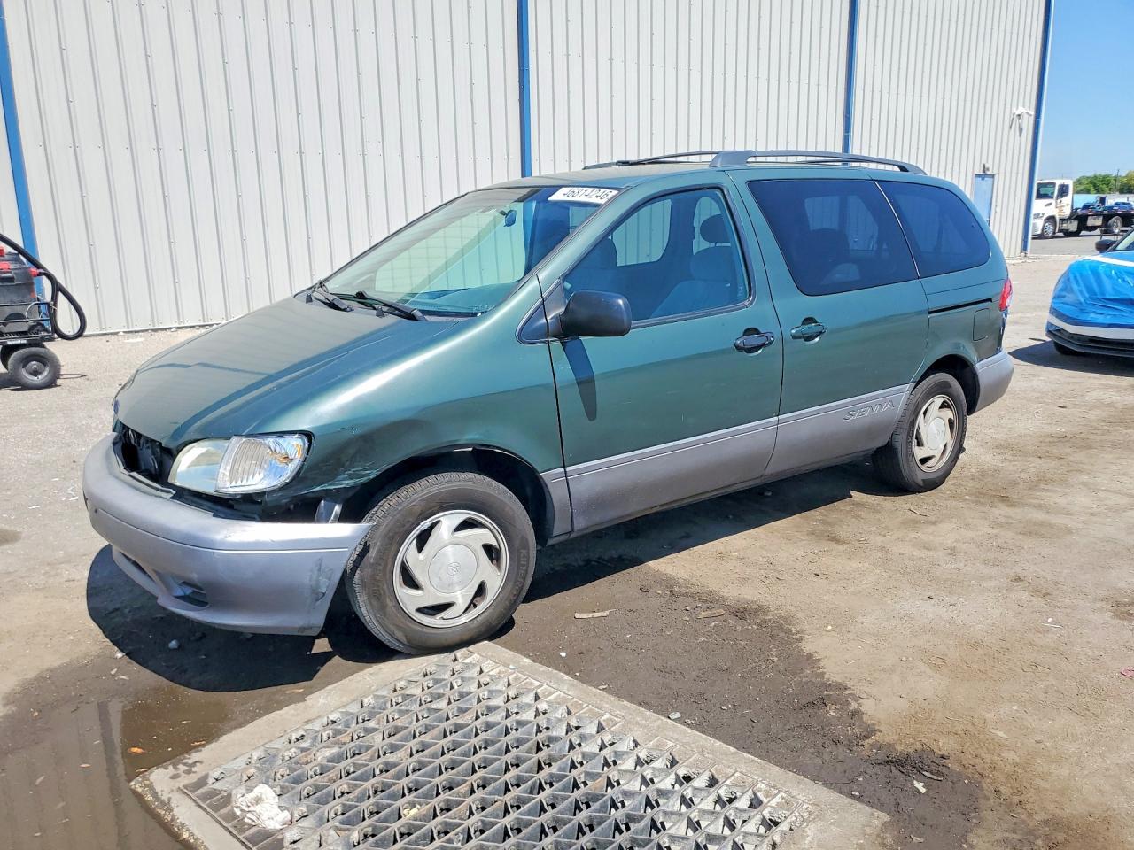 2001 Toyota Sienna Le