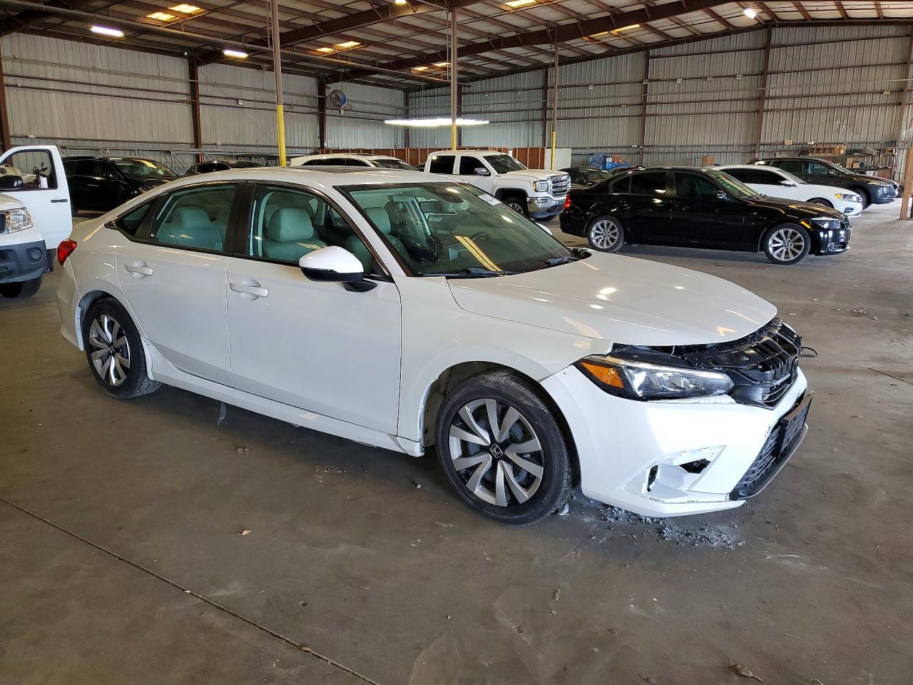 2022 Honda Civic Touring - Image 4