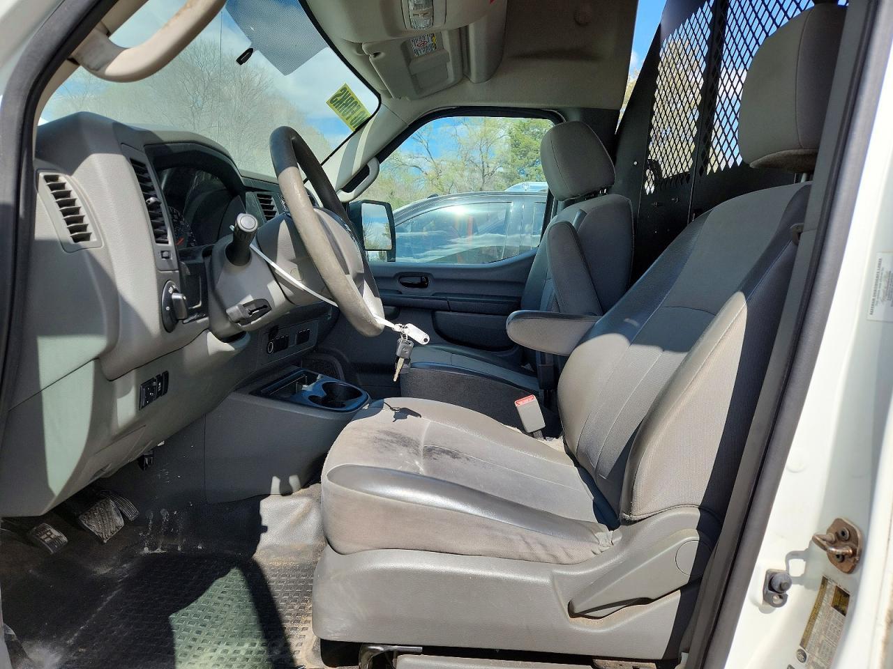 2014 Nissan Nv 2500 Hd S Cargo ** R & D * Cln Title * Pri Fleet ** - Image 7