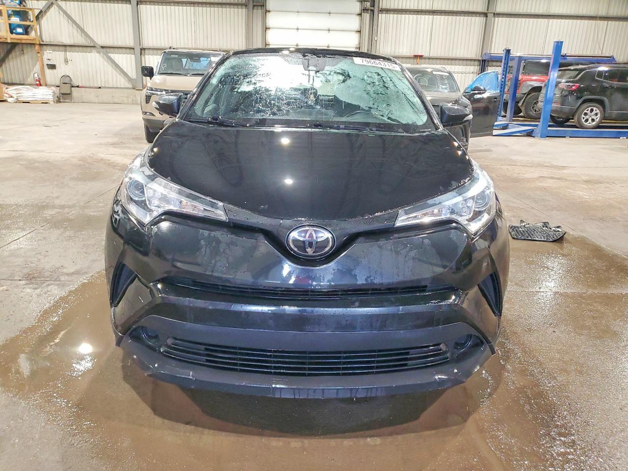 2018 Toyota C-Hr Xle - Image 5