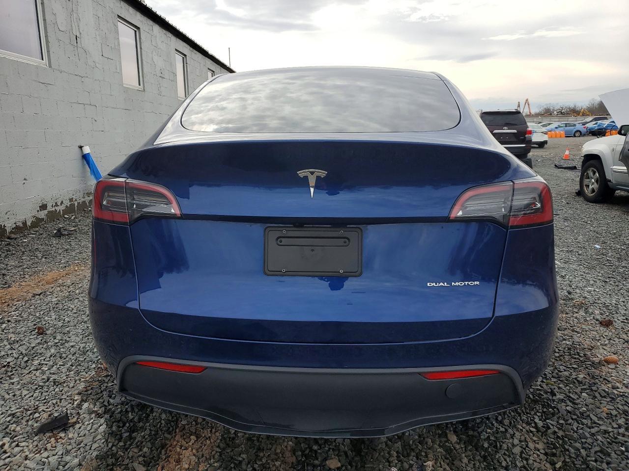 2024 Tesla Model Y - Фото 6