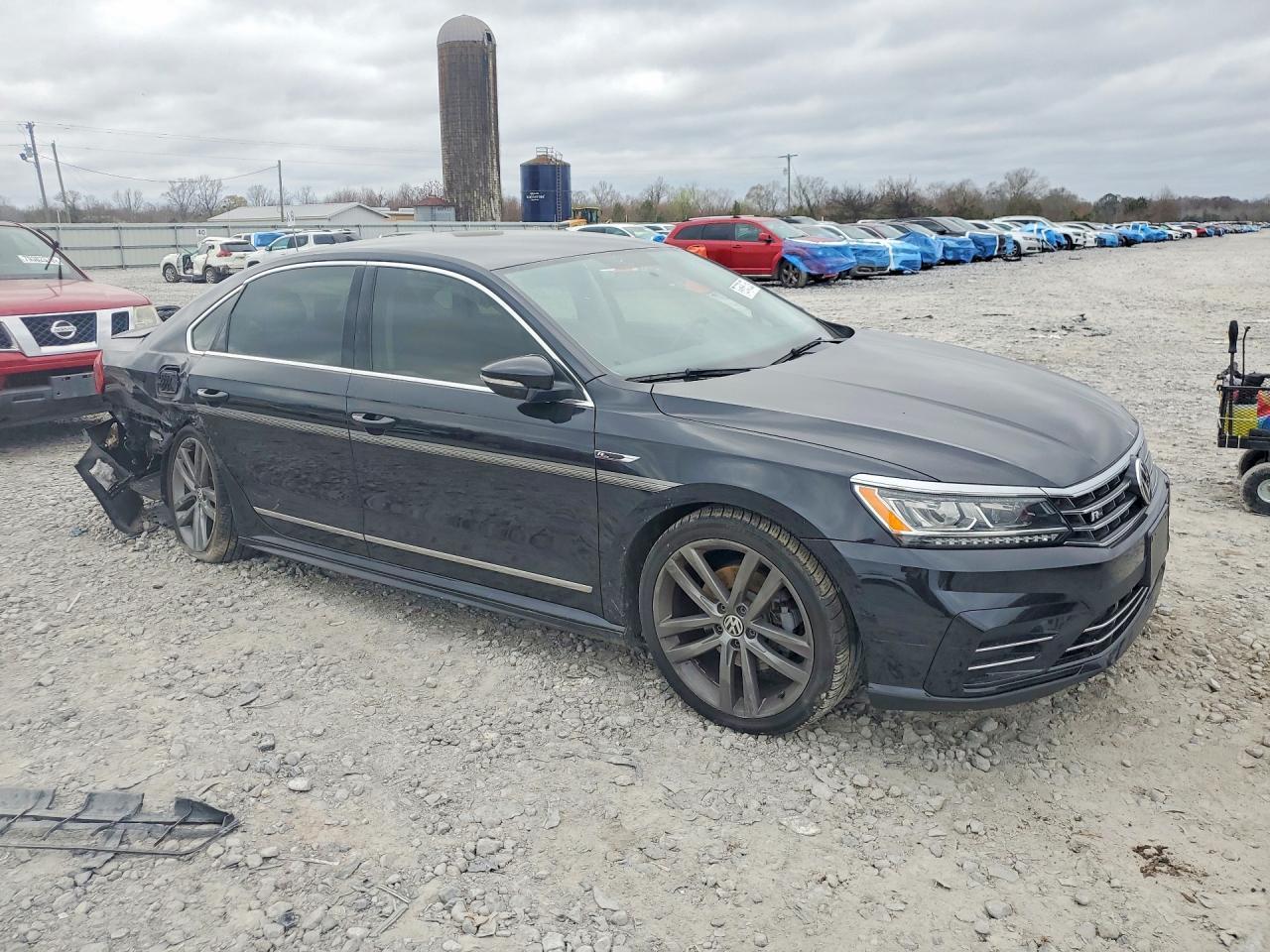 2017 Volkswagen Passat R-Line - Фото 4