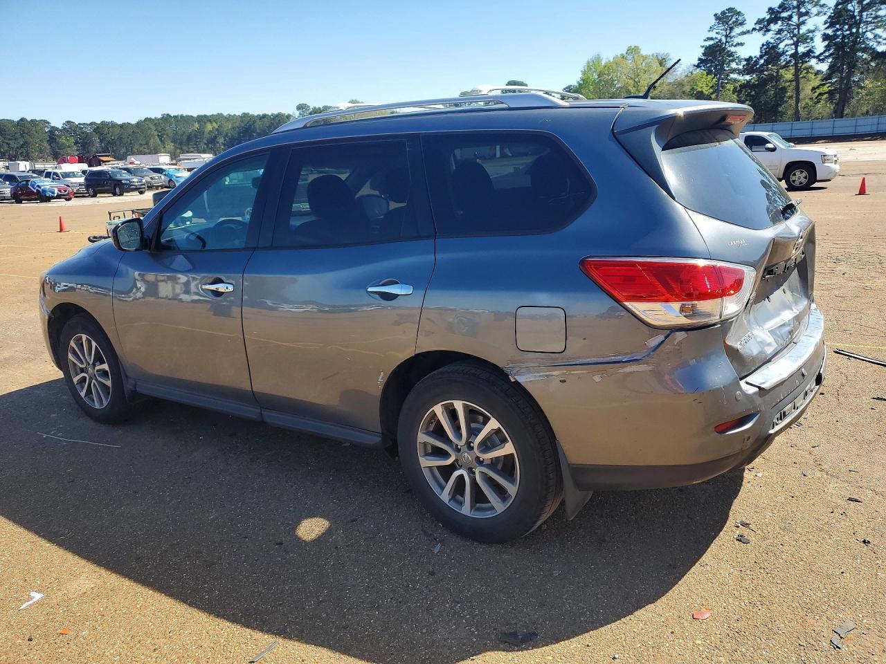 2015 Nissan Pathfinder S - Фото 2