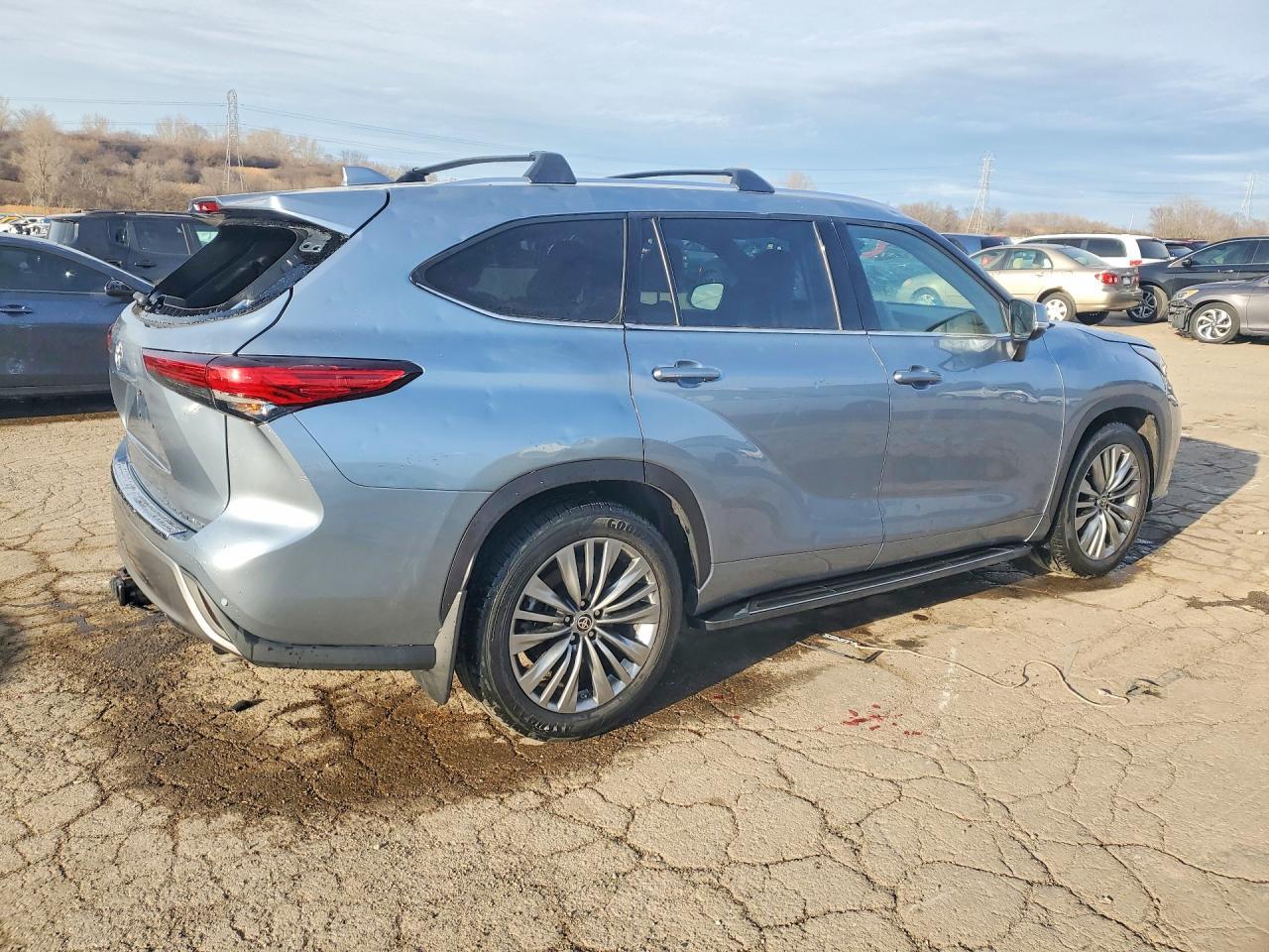 2020 Toyota Highlander Platinum - Фото 3