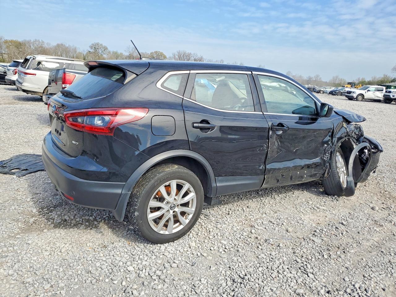 2020 Nissan Rogue Sport S - Фото 3