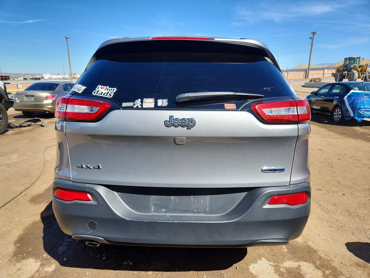 2016 Jeep Cherokee Latitude - Image 6