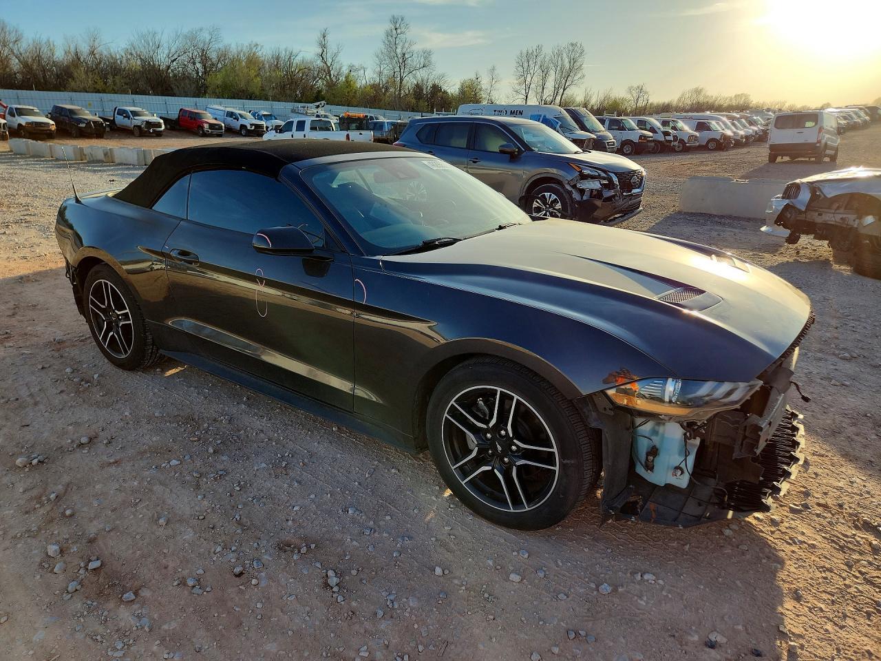 2022 Ford Mustang - Фото 4