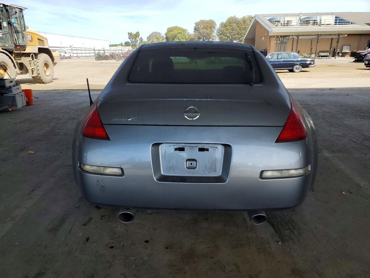 2004 Nissan 350Z Base - Фото 6
