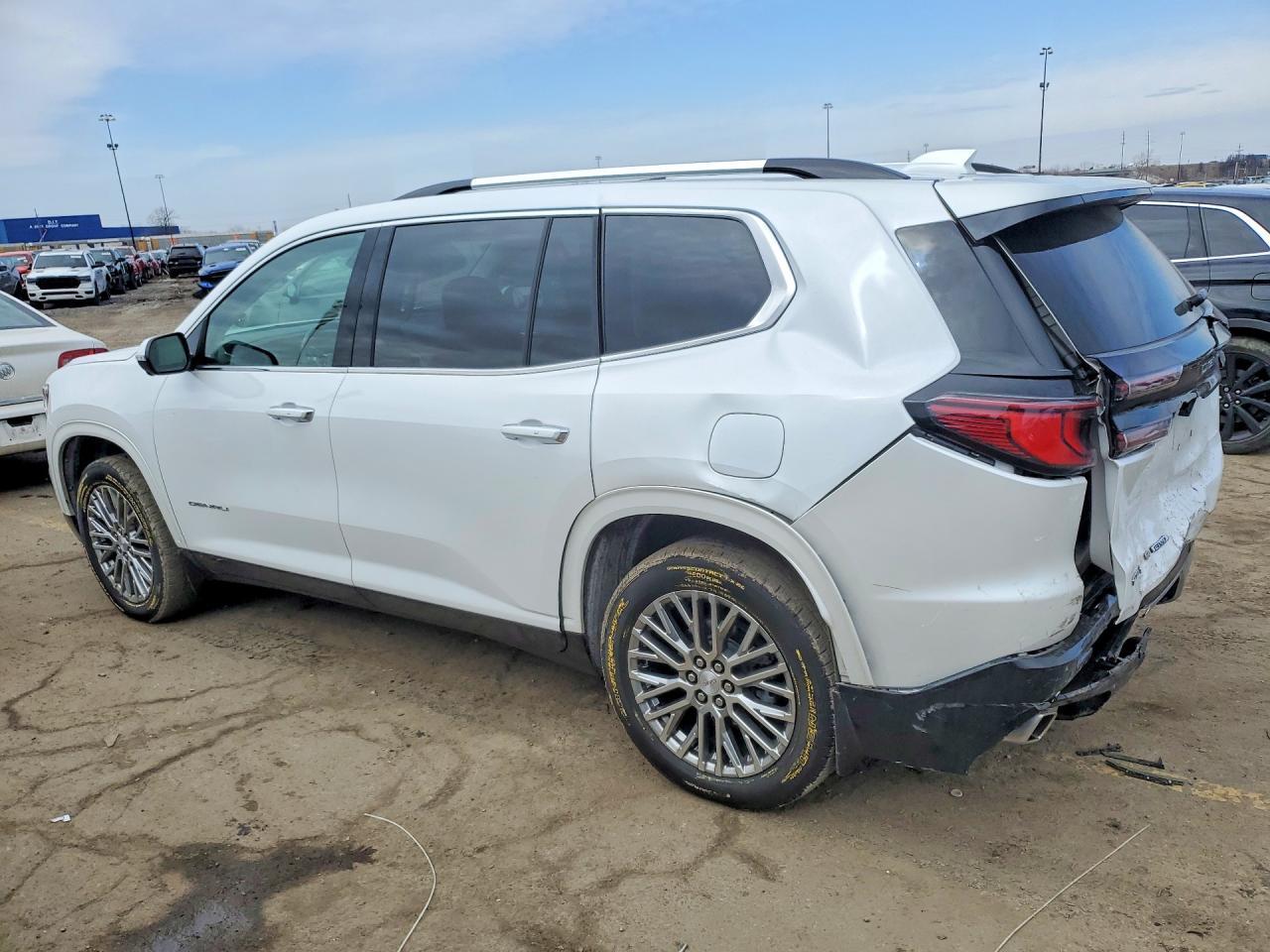 2024 GMC Acadia Denali - Image 2