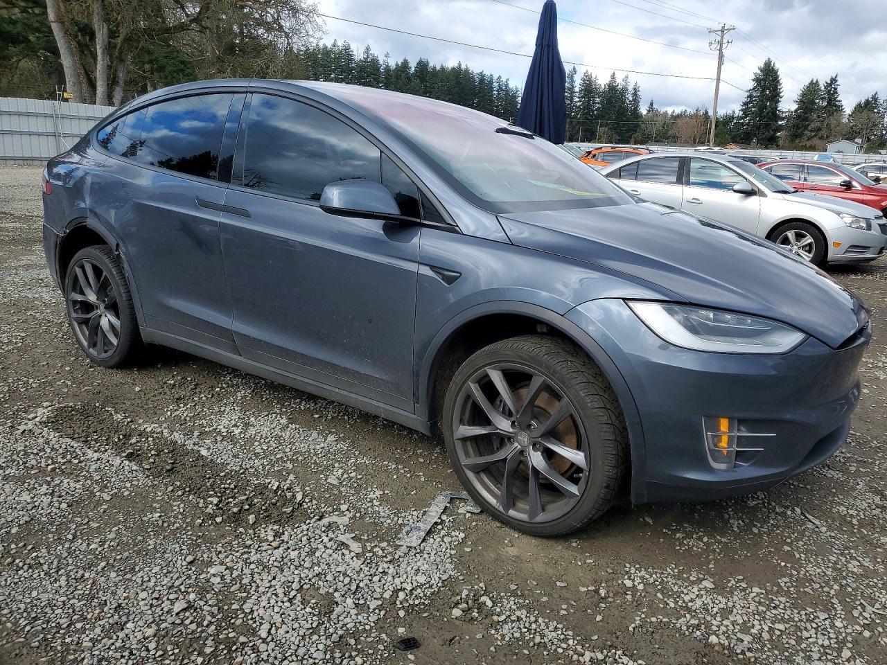 2020 Tesla Model X - Фото 4