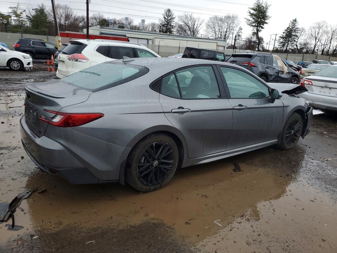 2025 Toyota Camry Se - Фото 3