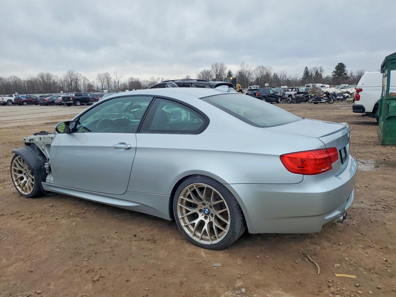 2011 BMW M3 - Фото 2