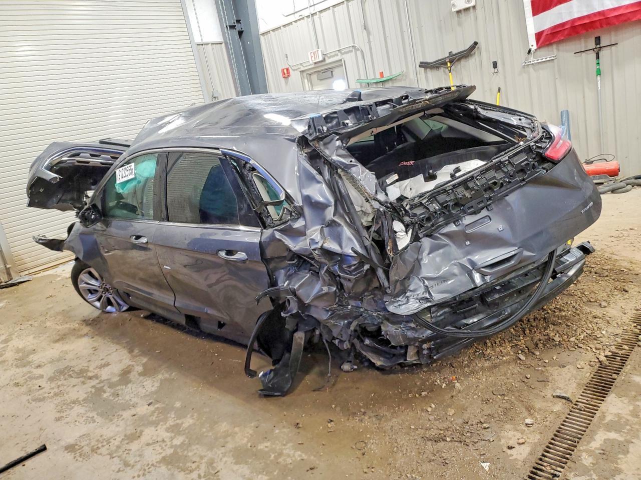 2024 Ford Edge Titanium - Image 2