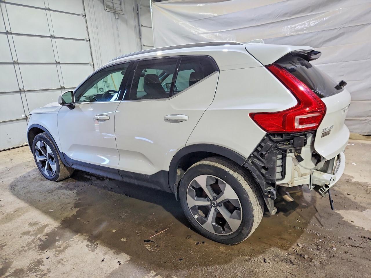 2023 Volv Xc40 Plus - Фото 2
