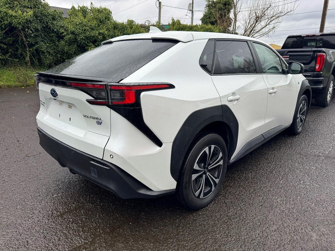 2023 Subaru Solterra Premium - Image 4