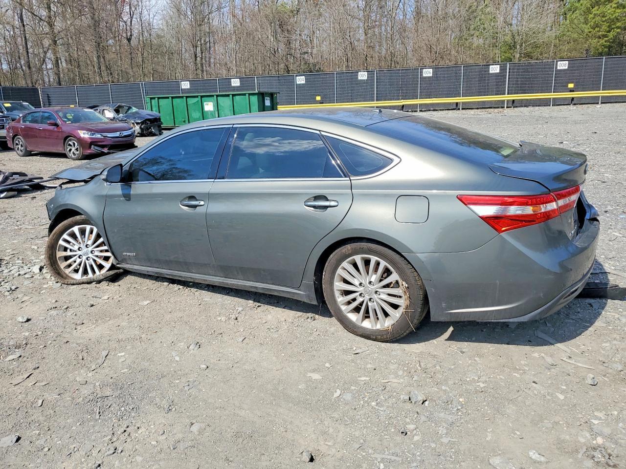 2014 Toyota Avalon Hybrid Xle Touring - Image 2
