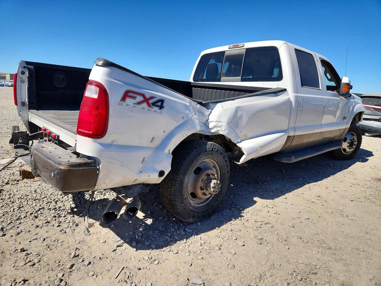 2015 Ford F350 Super Duty - Image 3