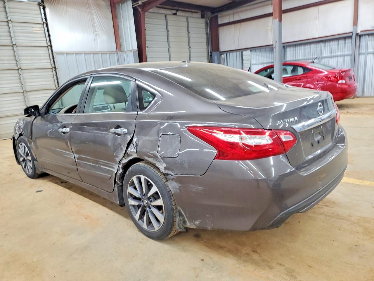 2017 Nissan Altima 2.5 - Фото 2