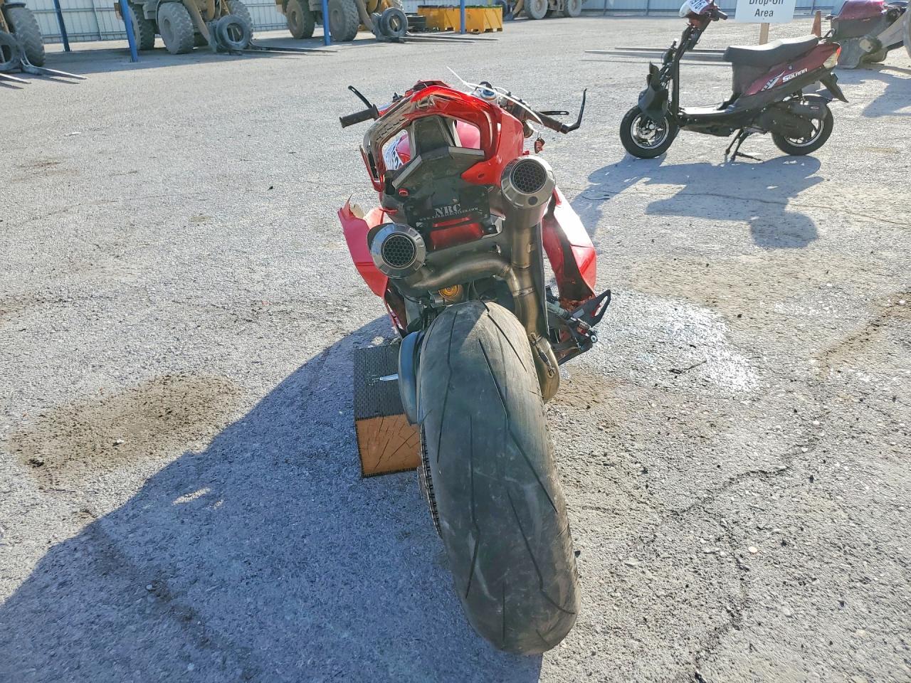 2024 Ducati Panigale V4S - Image 4