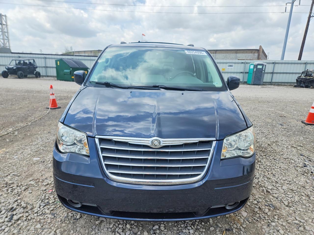 2008 Chrysler Town & Country Touring - Фото 5