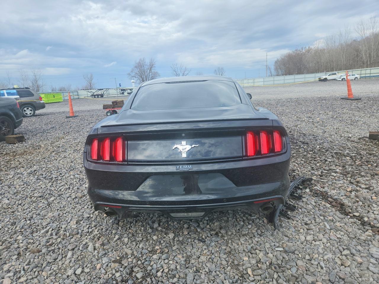2015 Ford Mustang - Фото 6