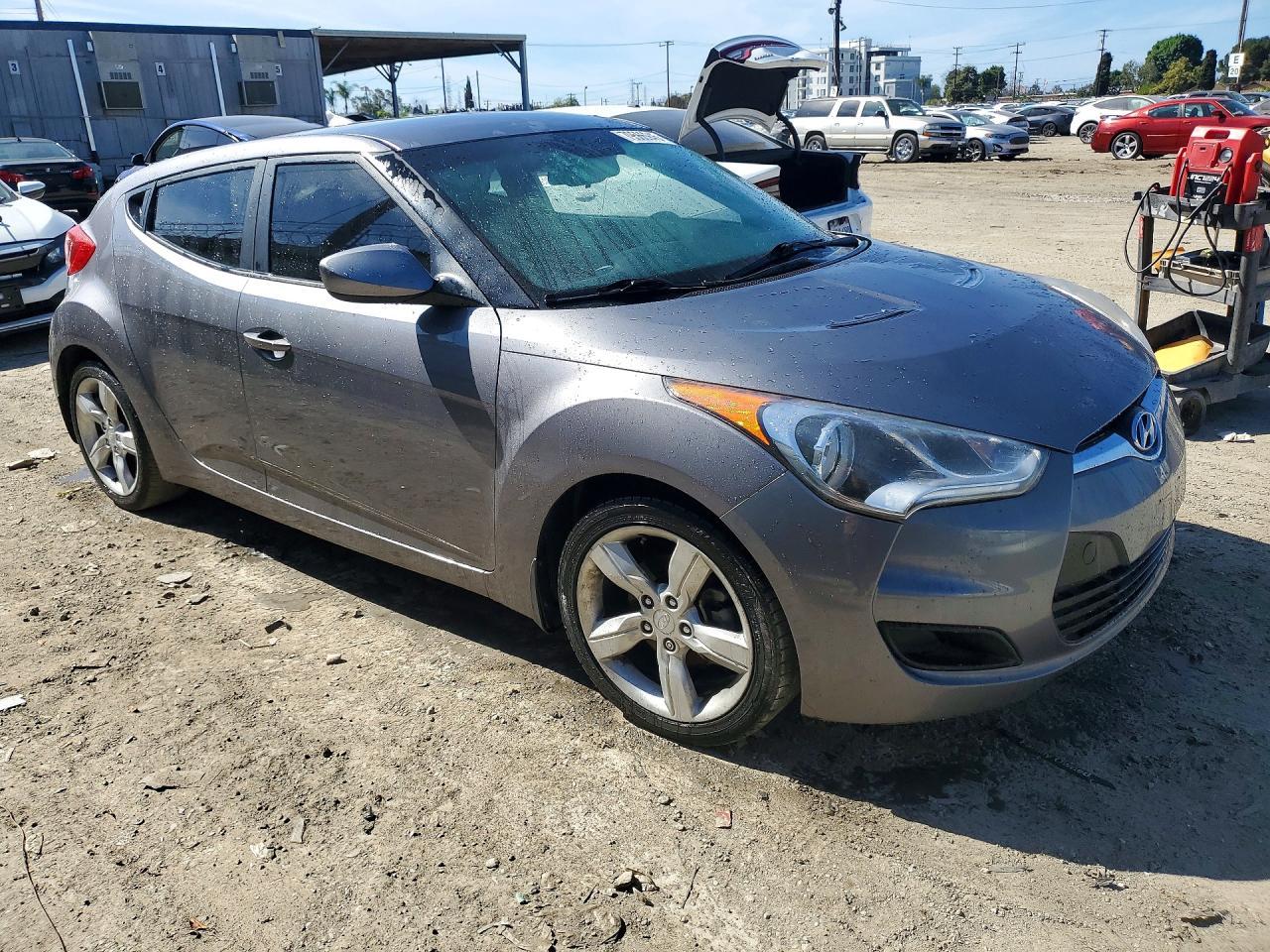2013 Hyundai Veloster Base - Фото 4